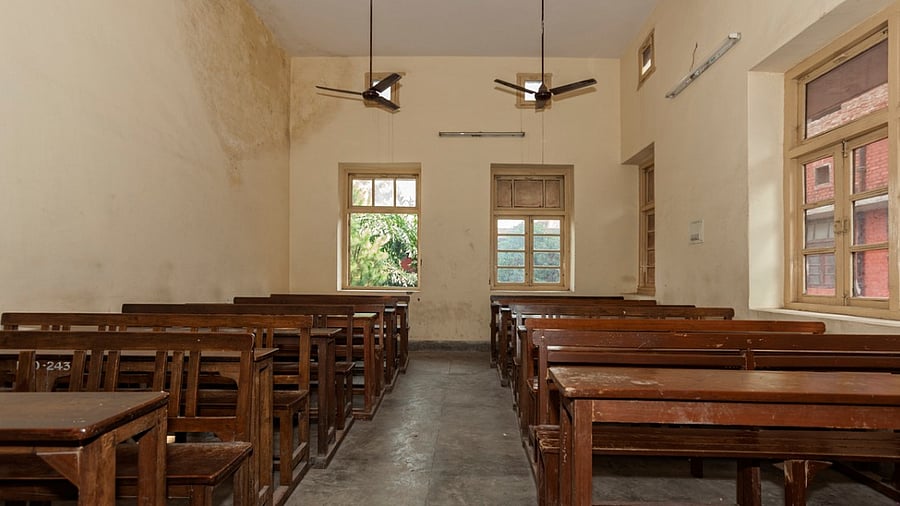 <div class="paragraphs"><p>Representative image showing a class.</p></div>