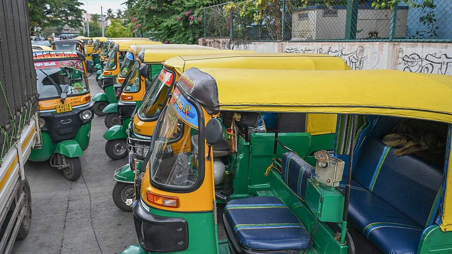 <div class="paragraphs"><p>Bengaluru auto drivers must recalibrate fare meters by Oct 31</p></div>