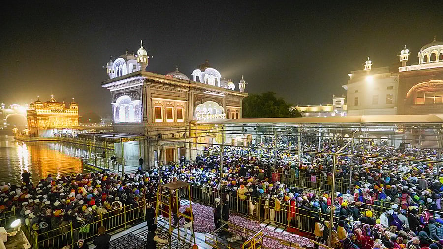 <div class="paragraphs"><p>An unidentified man attacked five people with an iron pipe on the premises of the Golden Temple in Amritsar on Friday.</p><p></p></div>