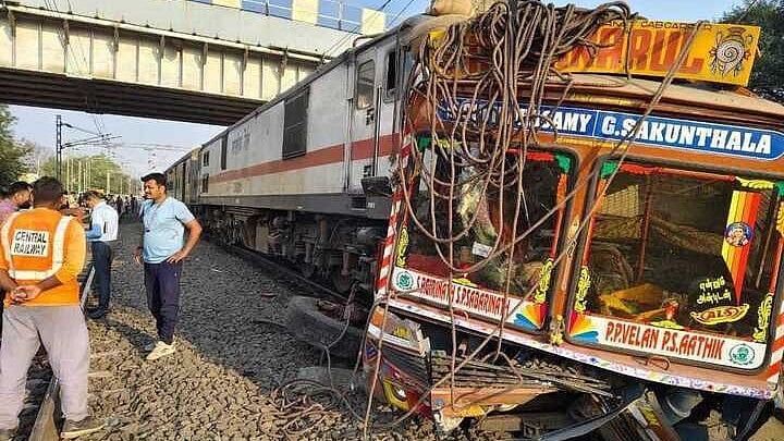 <div class="paragraphs"><p>Just when the 12111 Amravati Express from Mumbai to Amravati was about to pass through the area, the driver of a truck lost control over the wheel and rammed the vehicle into a level-crossing gate, the official said.</p></div>