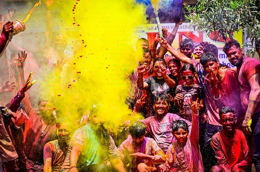 <div class="paragraphs"><p>Soaked in colours, children and youth celebrate Holi in Kalaburagi. </p></div>