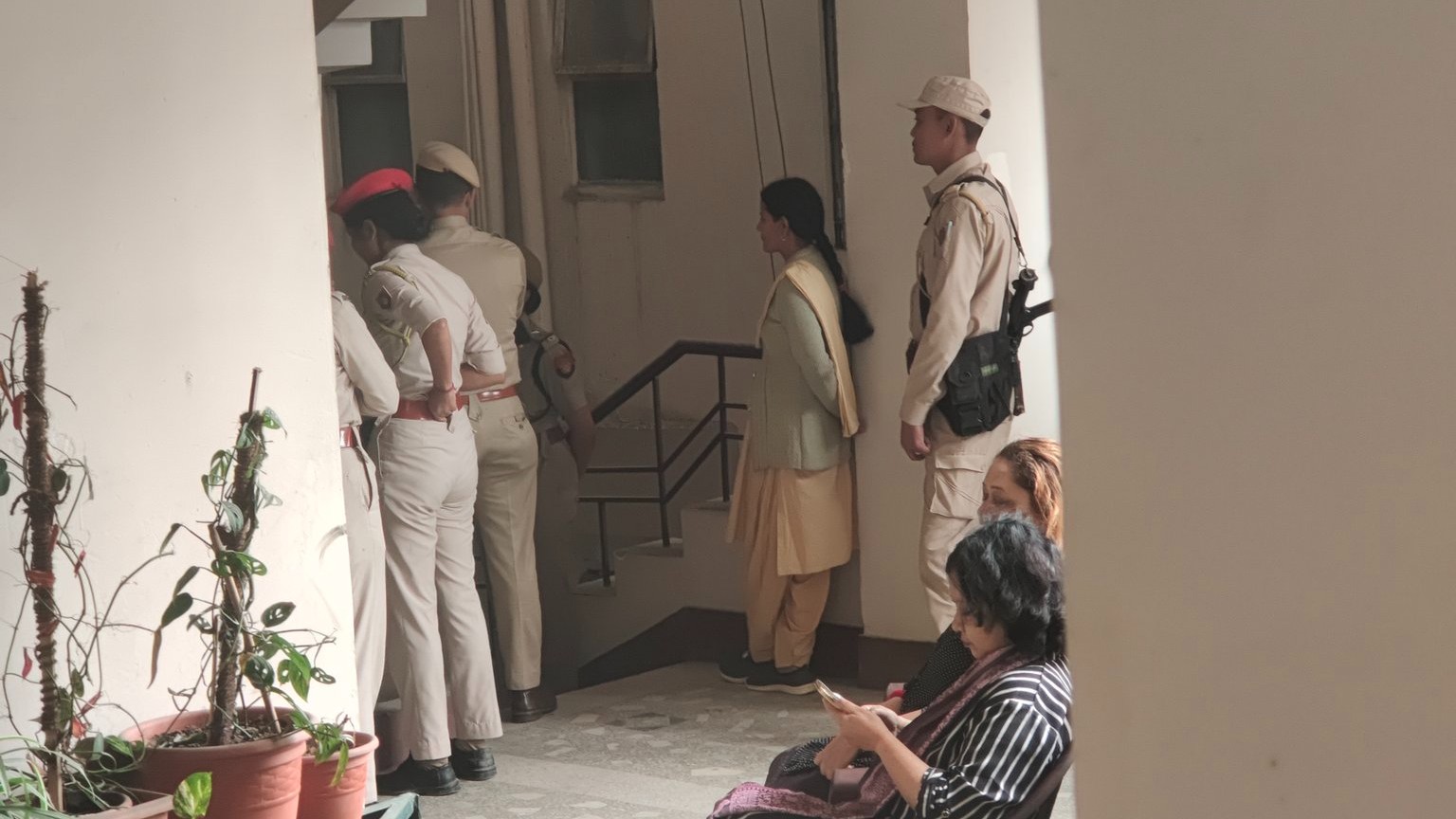 <div class="paragraphs"><p>Police outside Reetam SIngh's house.</p></div>