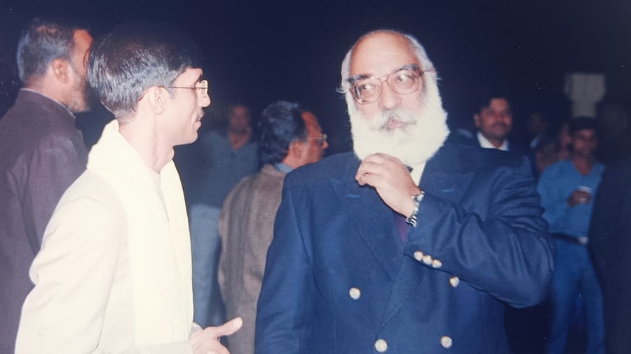 <div class="paragraphs"><p>Arvind Singh Mewar</p></div>