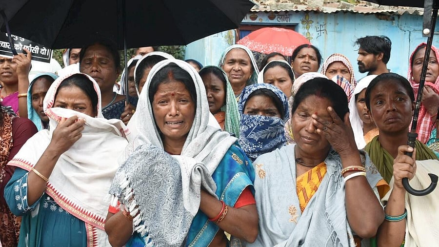 <div class="paragraphs"><p>Women protest after a tribal leader Sonu Munda was allegedly killed by a mob near Ranchi-Purulia National Highway, in Ranchi</p></div>