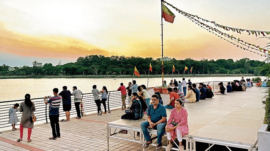 <div class="paragraphs"><p>Preparations underway for BWSSB's 'Cauvery Aarathi' on the lines of 'Ganga Aarti' at Sankey Tank in Bengaluru. </p></div>