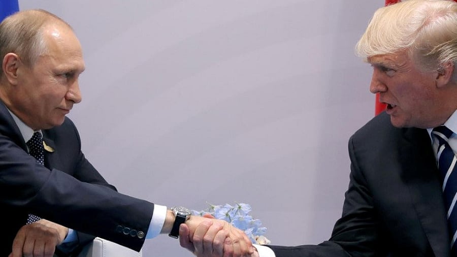 <div class="paragraphs"><p>Valdimir Putin with Donald Trump (L-R)&nbsp;</p></div>