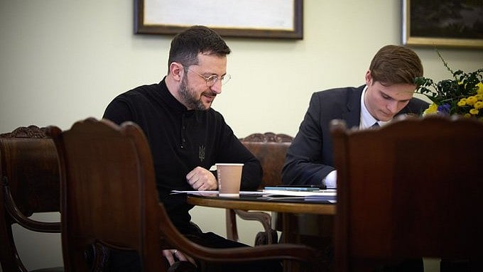<div class="paragraphs"><p>Volodymyr Zelenskyy</p></div>