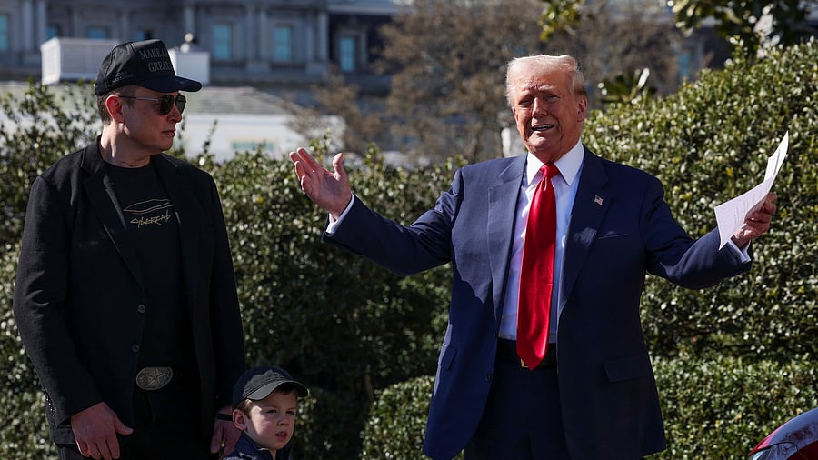 <div class="paragraphs"><p>US President Donald Trump with Elon Musk </p></div>