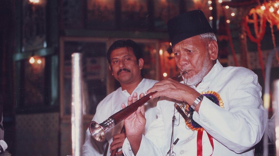 <div class="paragraphs"><p> Bismillah Khan. </p></div>