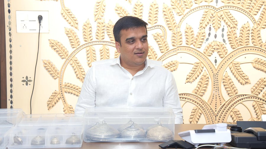 <div class="paragraphs"><p>Gujarat Sports Minister Harsh Sanghavi. </p></div>