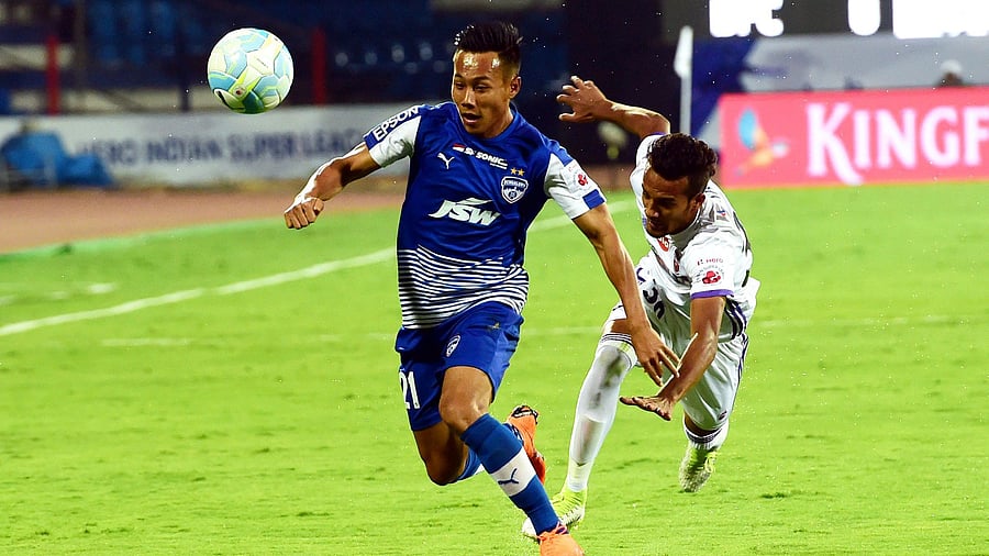 <div class="paragraphs"><p>Udanta Singh (L) in action for Bengaluru FC in 2018.</p></div>