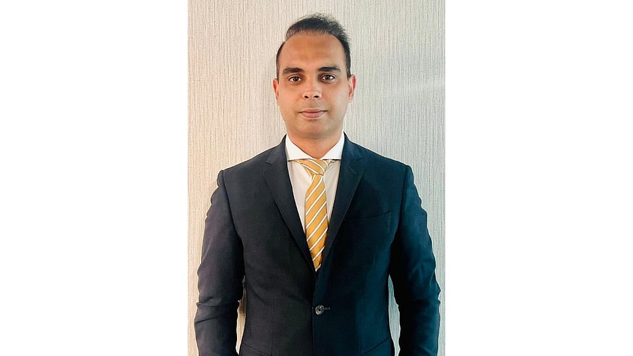 <div class="paragraphs"><p>Nikhil Dhakha </p><p></p></div>