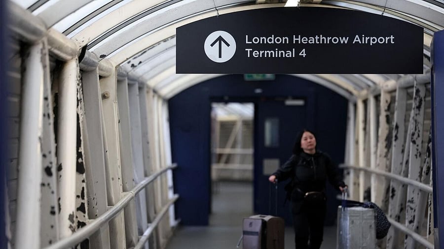 <div class="paragraphs"><p>Flights at Britain's Heathrow began resuming late on Friday after a fire knocked out its power supply and shut Europe's busiest airport for the day, stranding thousands of passengers and causing travel turmoil worldwide.</p></div>