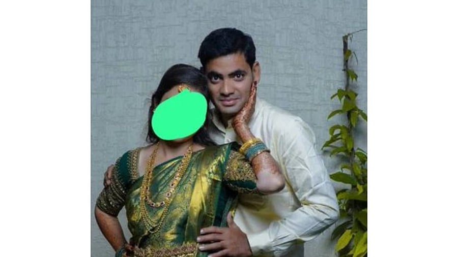 <div class="paragraphs"><p>A picture of Srikant and his wife.</p></div>