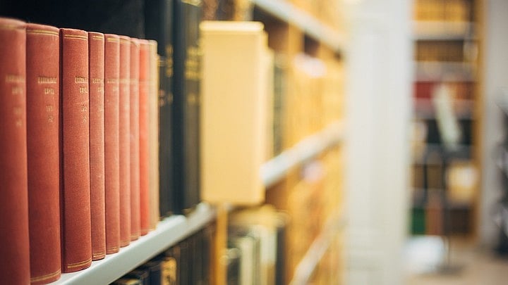 <div class="paragraphs"><p>Representative image of a library.</p></div>