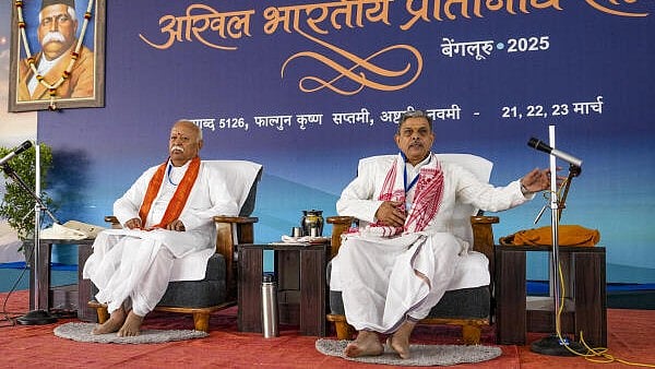 <div class="paragraphs"><p>Rashtriya Swayamsevak Sangh (RSS) Sarasanghachalak (Chief) Mohan Bhagwat with RSS Sarakaryavah (General Secretary) Dattatreya Hosabale during the annual meeting of Akhil Bharatiya Pratinidhi Sabha (ABPS), highest body of decision making and policy formulation of the RSS, in Bengaluru</p></div>