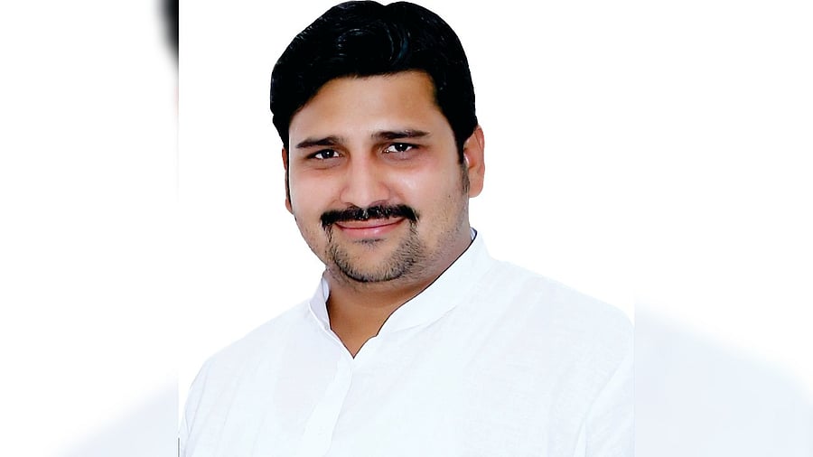 <div class="paragraphs"><p>Ravinder Minna </p></div>