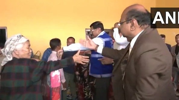 <div class="paragraphs"><p>The delegation of Supreme Court Judges that is visiting the state, visits a relief camp in Churachandpur.</p></div>