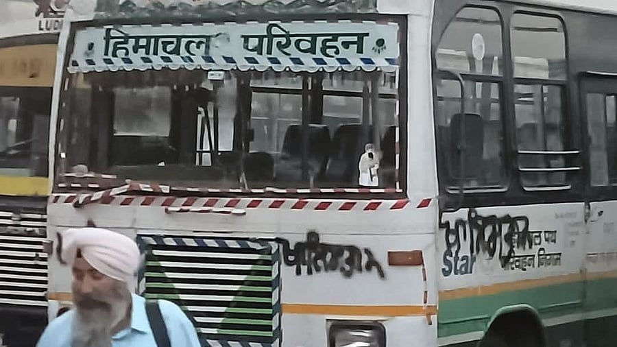 <div class="paragraphs"><p>The windshields of four buses of the Himachal Road Transport Corporation were smashed at a bus stand in Amritsar.&nbsp;</p></div>