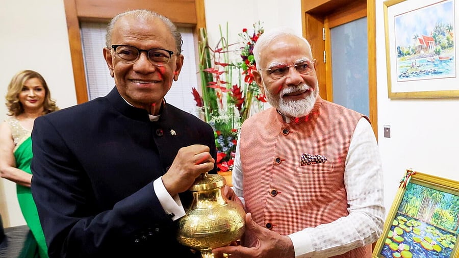 <div class="paragraphs"><p>Prime Minister Narendra Modi with Mauritius Prime Minister Navin Ramgoolam during a meeting, in Mauritius.</p></div>