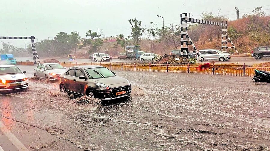 <div class="paragraphs"><p>Rains in Bengaluru</p></div>