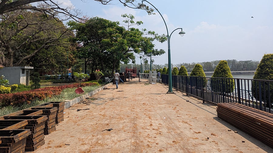 <div class="paragraphs"><p>Following the Cauvery Aarti at Sankey Tank, garbage clearance efforts that went on well into Saturday morning helped restore the cleanliness in the lake premises.. </p></div>