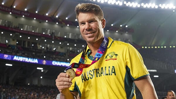 <div class="paragraphs"><p>Australia's David Warner during the award ceremony</p></div>