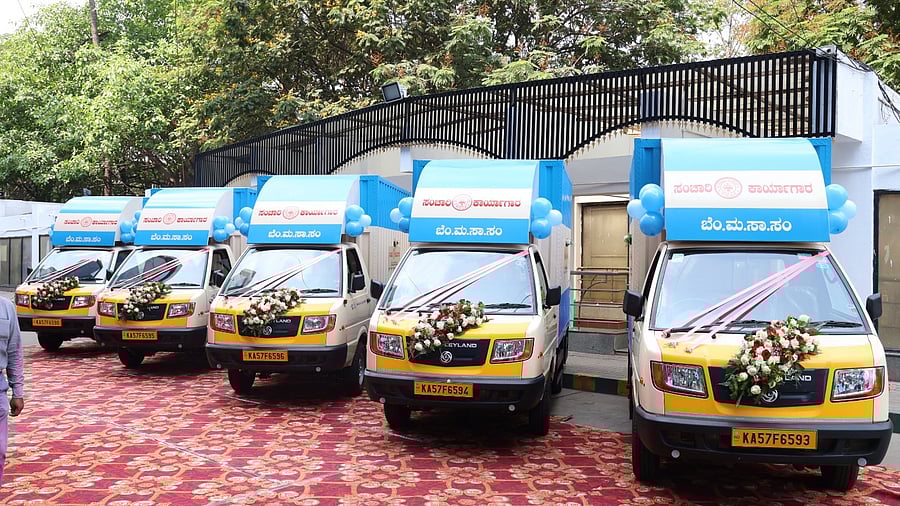 <div class="paragraphs"><p>The mobile vans flagged off on Monday. </p></div>