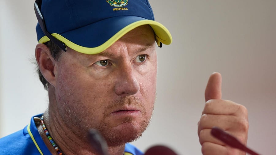 <div class="paragraphs"><p>Lance Klusener</p></div>