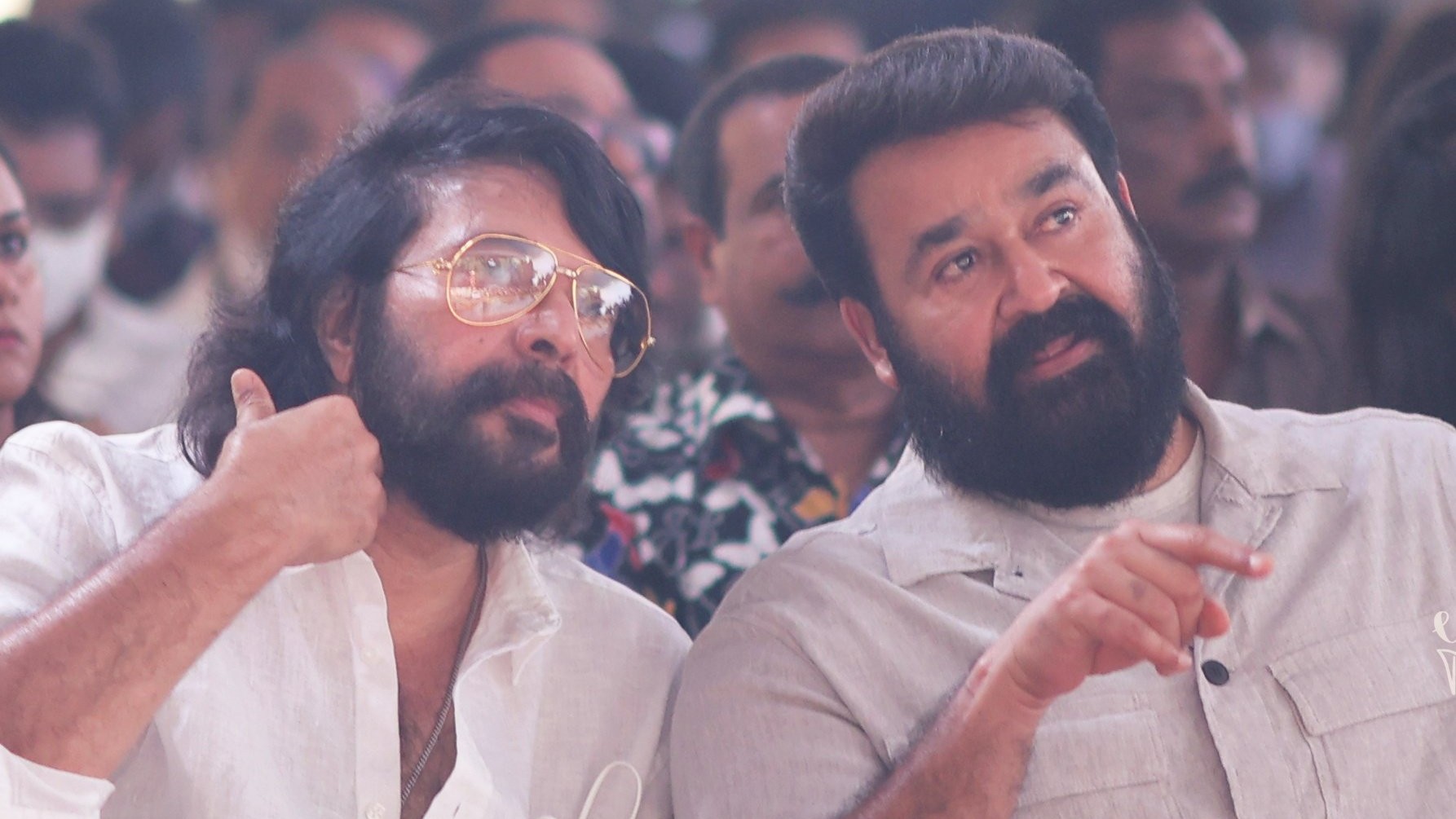 <div class="paragraphs"><p> Mammootty (L) with Mohanlal</p></div>