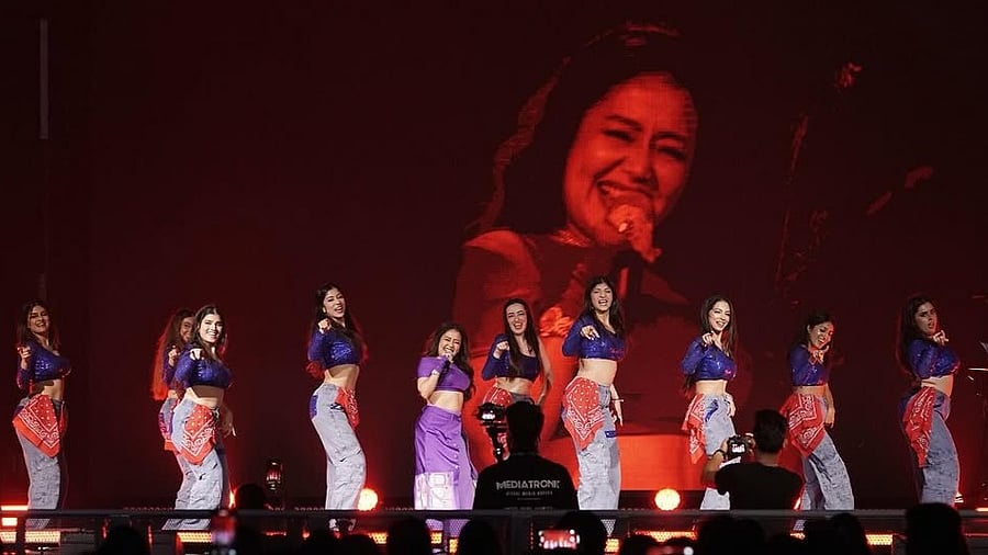 <div class="paragraphs"><p>Neha Kakkar entertains the crowd with her performance in Melbourne.</p></div>