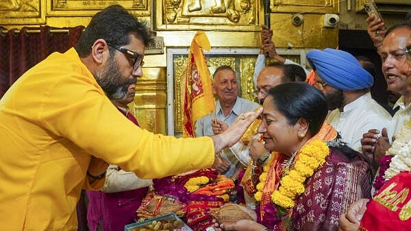 <div class="paragraphs"><p>Delhi CM Rekha Gupta visits the Hanuman temple at Connaught Place ahead of the presentation of the Delhi Budget in the Assembly, in New Delhi</p></div>
