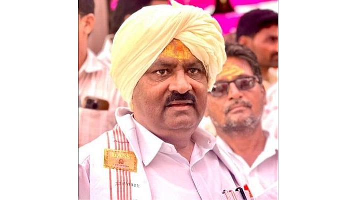 <div class="paragraphs"><p>Suresh Dhas</p></div>