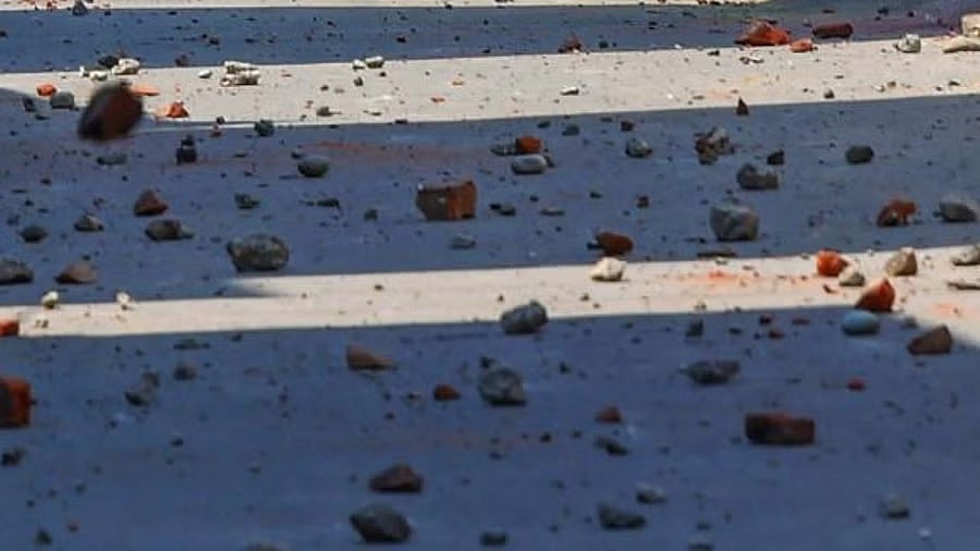 Police Targeted in Stone Pelting During Shivaji Jayanti Procession in Karnataka's Bagalkot