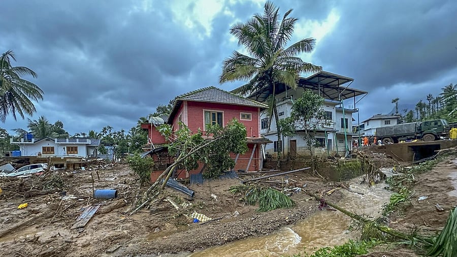<div class="paragraphs"><p>A file image of houses being damaged due to Wayanad landslide. </p></div>