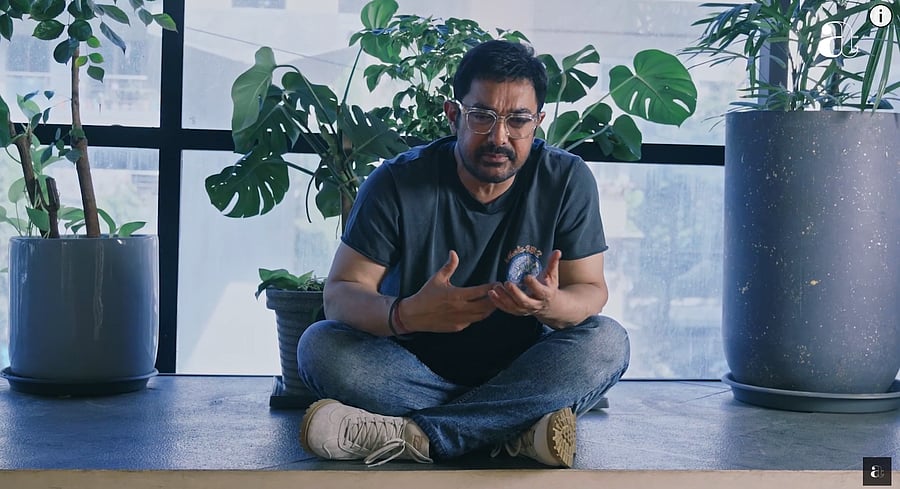 <div class="paragraphs"><p>Aamir Khan.</p></div>