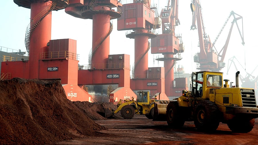 <div class="paragraphs"><p>FILE PHOTO: Workers transport soil containing rare earth elements for export at a port in Lianyungang, Jiangsu province, China October 31, 2010. </p></div>