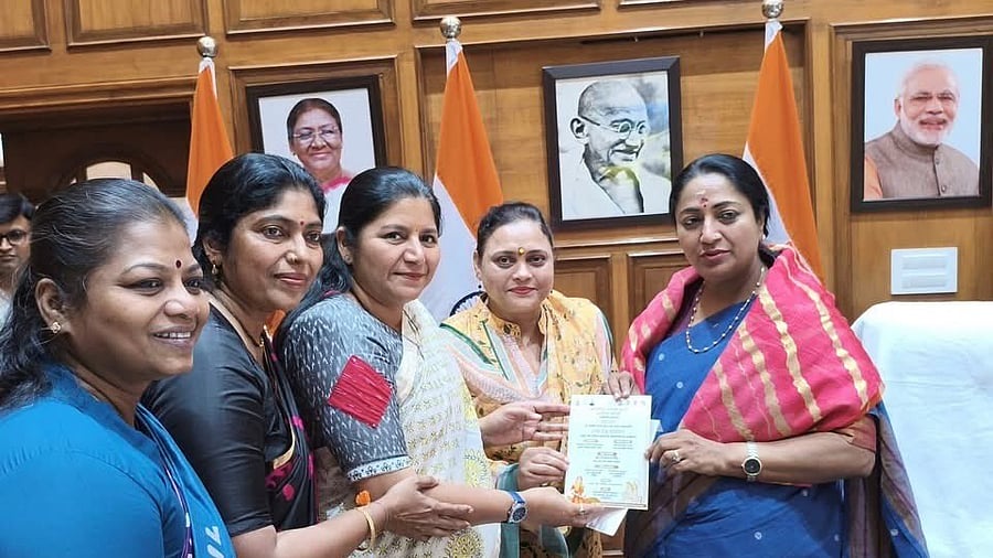 <div class="paragraphs"><p>Delhi Chief Minister Rekha Gupta being invited by BJP's National Women's Wing for the function which offers a tribute to Velu Nachiyar.</p></div>