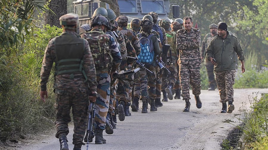 <div class="paragraphs"><p>File photo showing army jawans in Jammu and Kashmir.</p></div>