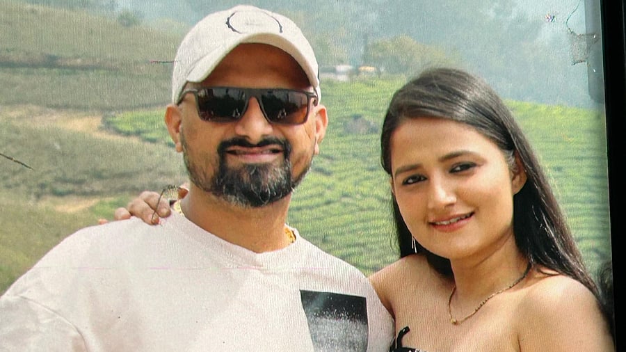 <div class="paragraphs"><p>Rakesh and Gauri Khedekar. </p></div>