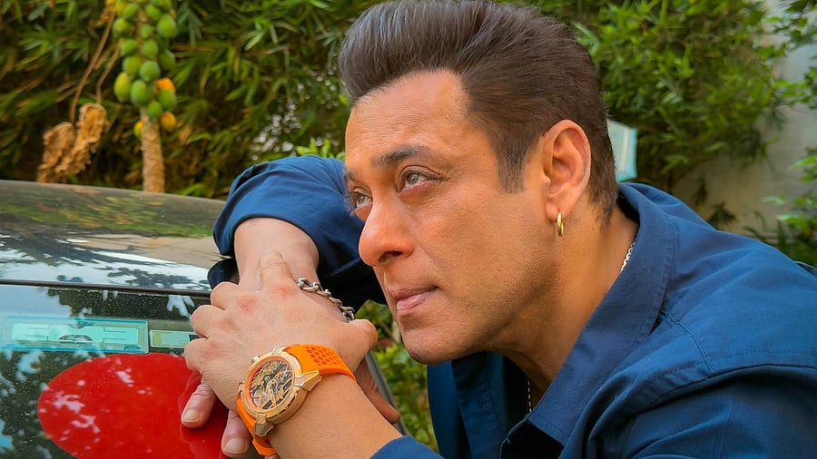 <div class="paragraphs"><p>Salman Khan with the&nbsp;Jacob &amp; Co. Epic X Ram Janmabhoomi Rose Gold Edition watch.</p></div>