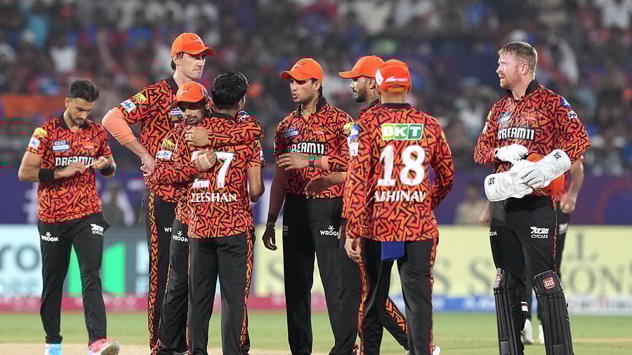 <div class="paragraphs"><p>Sunrisers Hyderabad’s Zeeshan Ansari celebrates with teammates after taking the wicket of Delhi Capitals’ Jake Fraser-McGurk during an Indian Premier League (IPL) 2025 T20 cricket match between Delhi Capitals (DC) and Sunrisers Hyderabad (SRH), at the ACA-VDCA International Cricket Stadium, in Visakhapatnam, Andhra Pradesh, Sunday, March 30, 2025.</p></div>