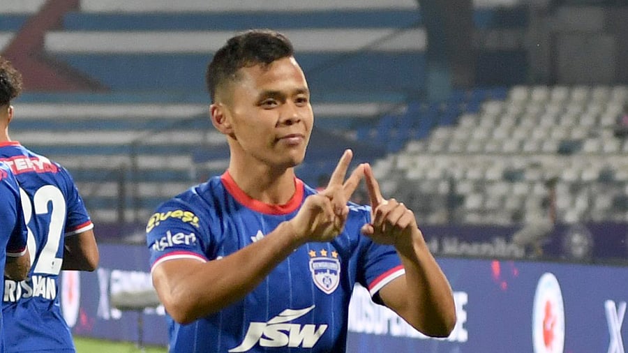 <div class="paragraphs"><p>Suresh Singh Wangjam of Bengaluru Football Club celebrate after score against Mumbai City FC in Bengaluru Football Club vs Mumbai City FC Indian Super League football Knockout match at Sri Kanteerava Stadium in Bengaluru on Saturday, 29th March 2025. </p></div>