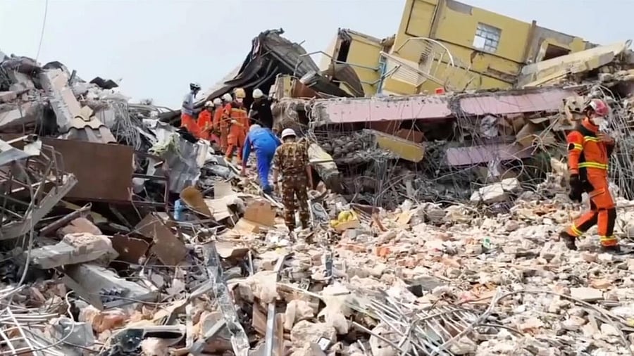 <div class="paragraphs"><p>Rescue operation in quake-hit Myanmar</p></div>