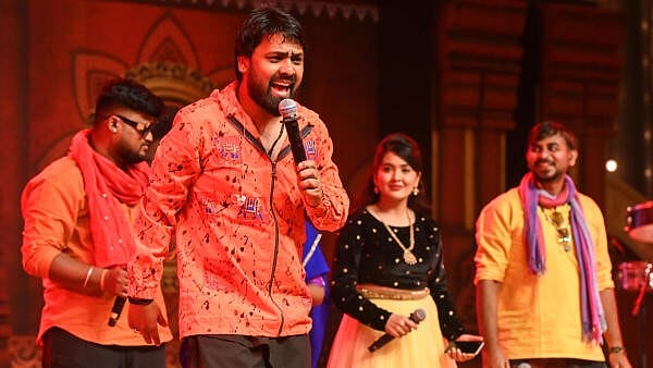 <div class="paragraphs"><p>Singer Naveen Sajju and team enthrall audience during 'Ugadi Sangeethotsava'- cultural evening infront of illuminated Mysuru Palace on Monday evening.</p></div>