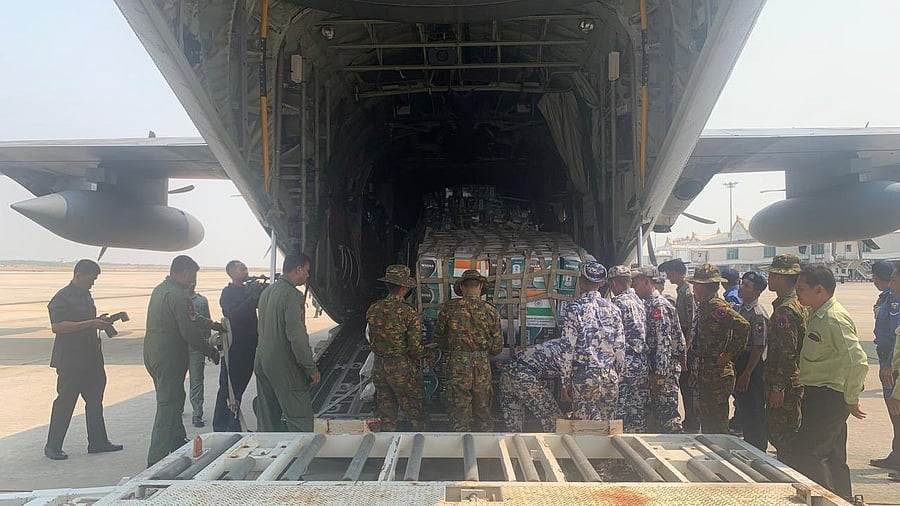 <div class="paragraphs"><p>The Indian Army is also providing food to earthquake victims who have taken shelter on the streets.</p></div>