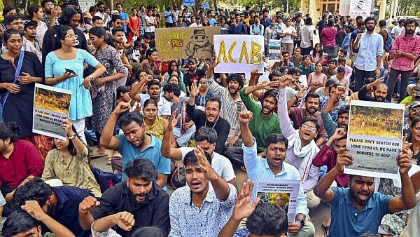 <div class="paragraphs"><p>Students of the University of Hyderabad raise slogans during their protest.</p></div>