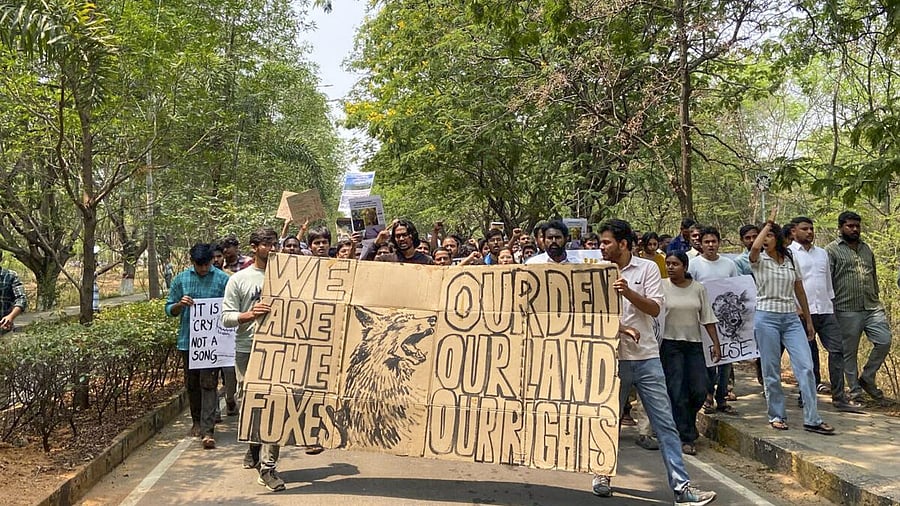<div class="paragraphs"><p>Students of the University of Hyderabad stage a protest demanding the removal of police personnel from the campus.&nbsp;</p></div>