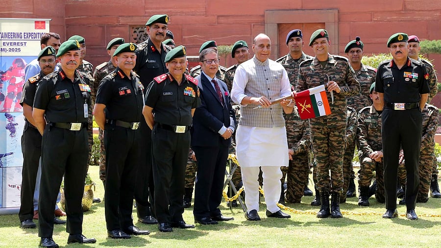 <div class="paragraphs"><p>Singh during the flagging-off of the expeditions to Mt Everest &amp; Mt Kangchenjunga from South Block in New Delhi.</p></div>