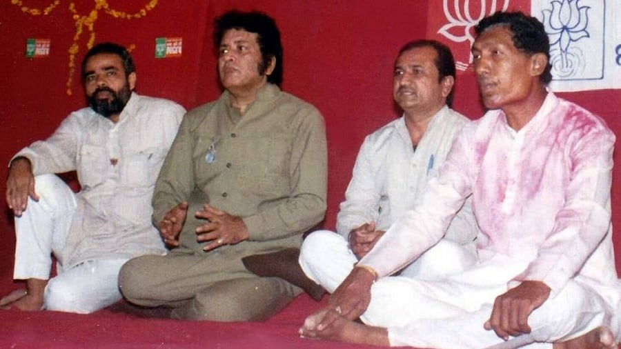 <div class="paragraphs"><p>PM Modi pays tribute to Veteran actor Manoj Kumar</p></div>